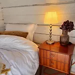 別荘 Old Retreat With Jacuzzi And Sauna *