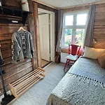 Old Retreat With Jacuzzi And Sauna