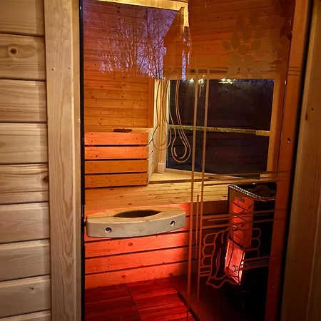 1850 Old Farmhouse Retreat With Jacuzzi And Sauna Holiday home *