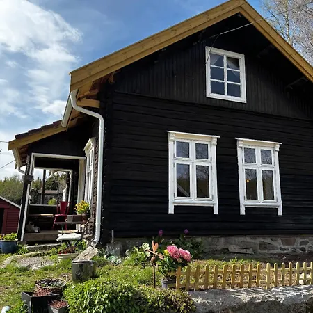 1850 Old Farmhouse Retreat With Jacuzzi And Sauna Eidsvoll