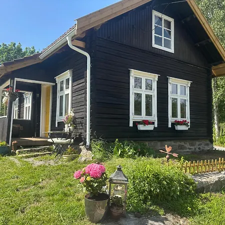 1850 Old Retreat With Jacuzzi And Sauna Eidsvoll