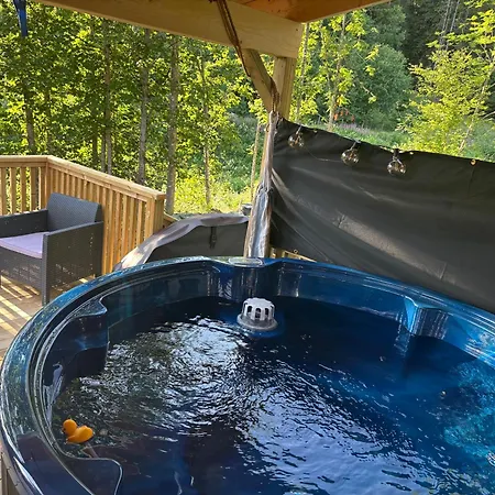 Old Retreat With Jacuzzi And Sauna