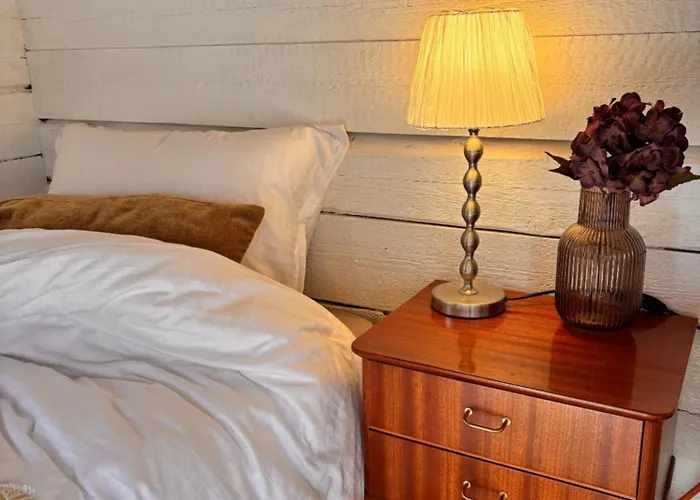 Semesterbostad Old Retreat With Jacuzzi And Sauna *