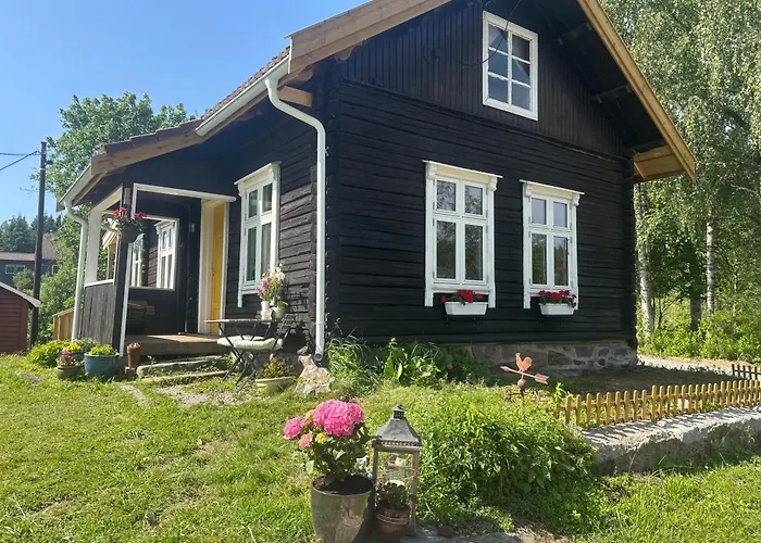 Old Retreat With Jacuzzi And Sauna Eidsvoll