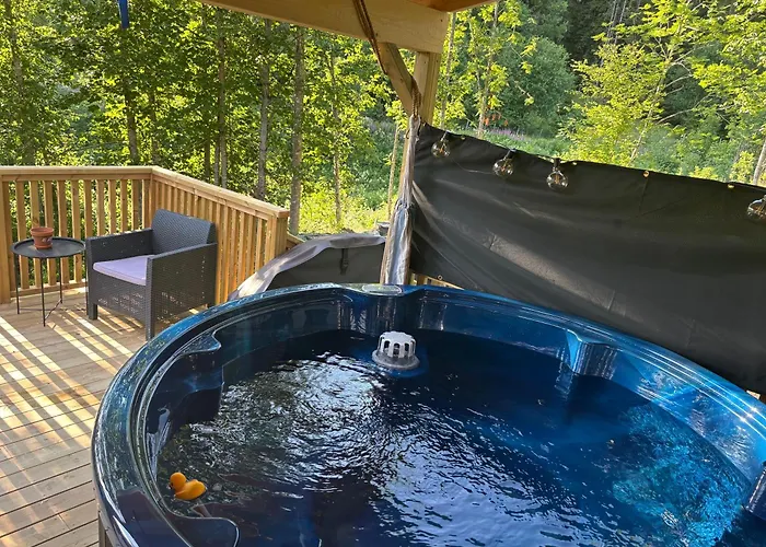 Old Retreat With Jacuzzi And Sauna