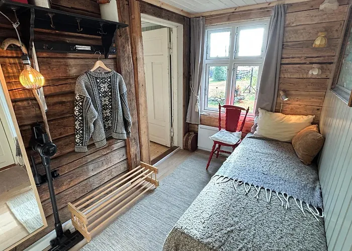 Old Retreat With Jacuzzi And Sauna